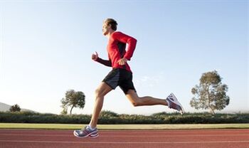 الجري هو شكل ممتاز من التمارين التي يمكن أن تحسن من قدرات الشخص. 